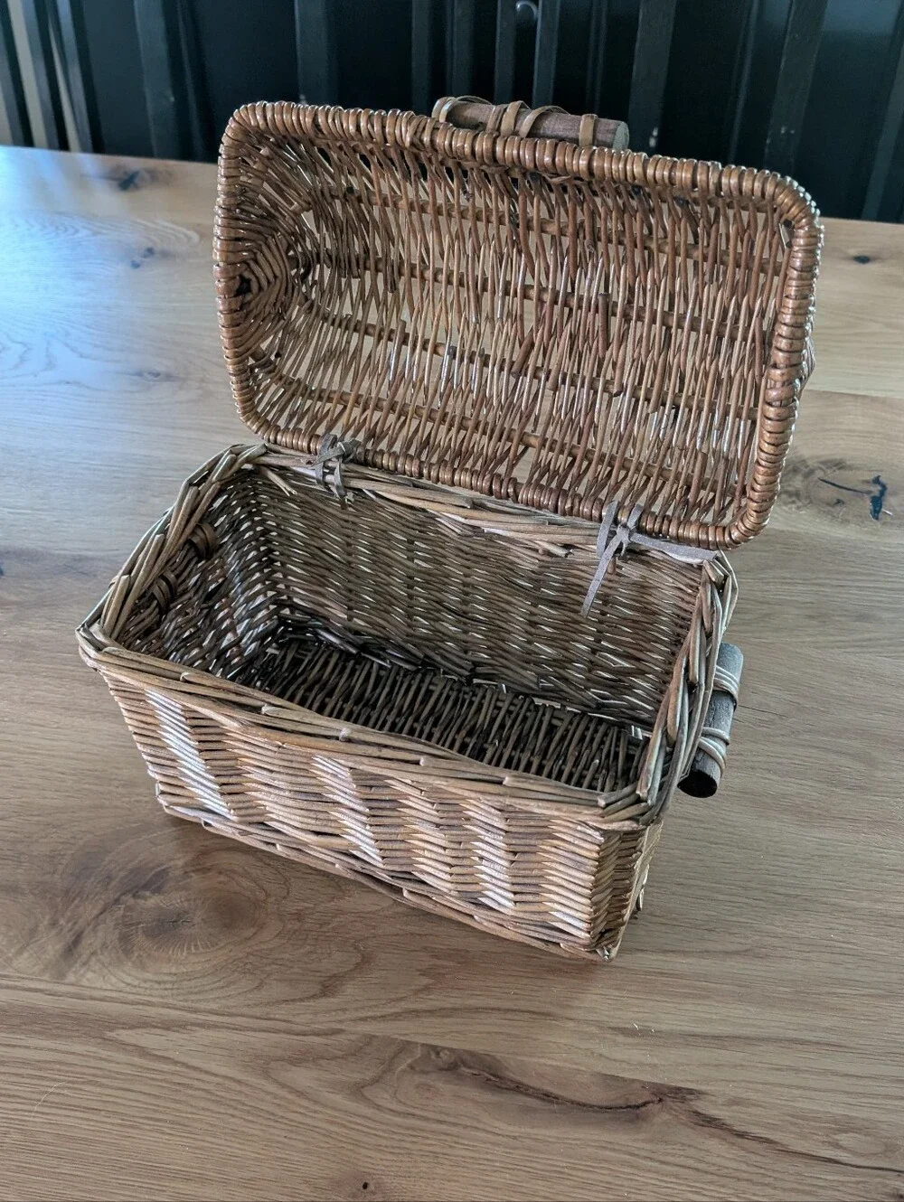 Wicker Small Chest with Wooden Handles
